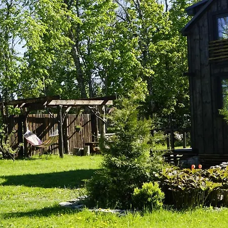 別荘 Uneallika Puhkemaja-kuelalistemaja *