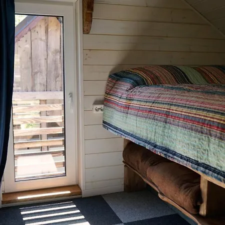 Uneallika Puhkemaja-kuelalistemaja *