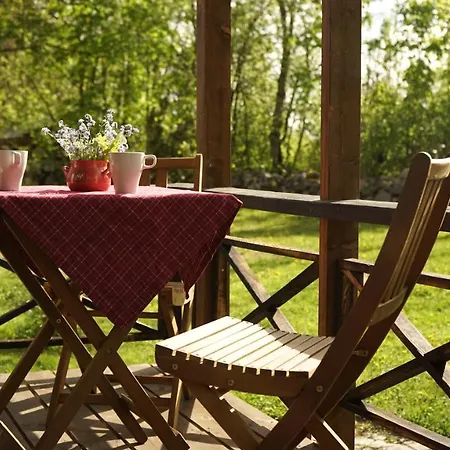 Uneallika Puhkemaja-kuelalistemaja