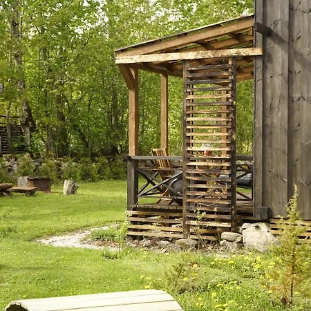 Nyaraló Uneallika Puhkemaja-kuelalistemaja Pae