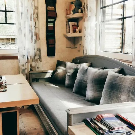 Uneallika Puhkemaja-kuelalistemaja *