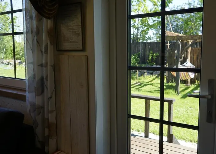 Uneallika Puhkemaja-kuelalistemaja Dom wakacyjny Pae