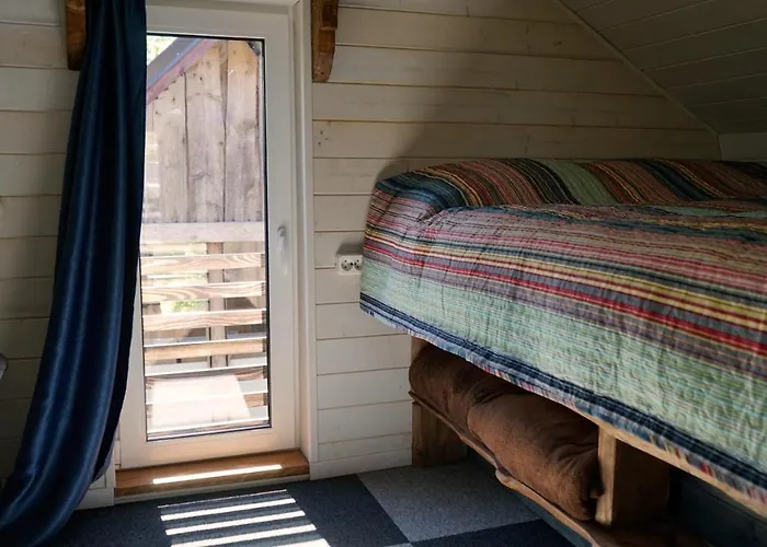 Uneallika Puhkemaja-kuelalistemaja *